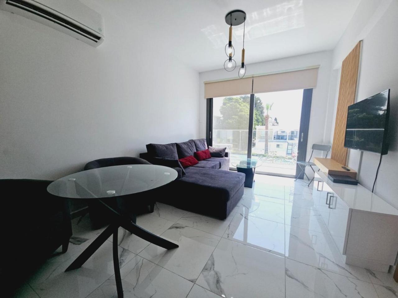 Sea Side Appartment In Kato Paphos Eksteriør billede